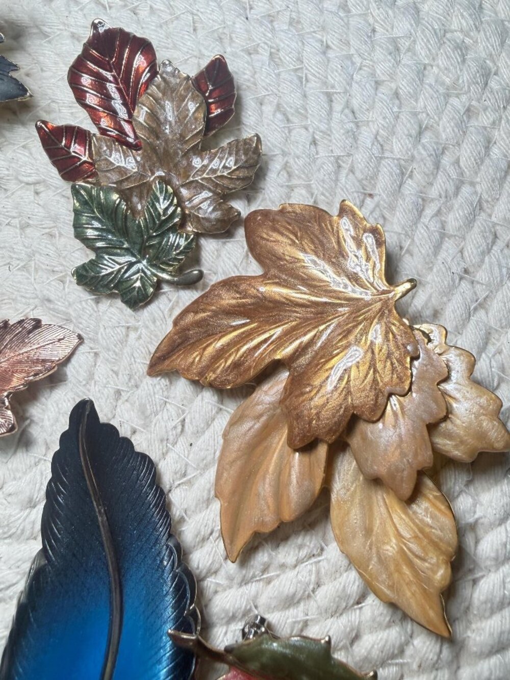 Vintage Leaf Brooch Lot 11 Enamel Metal Pins Fall Autumn Jewelry - Picture 7 of 11